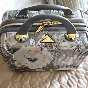 Chic Silver Floral With Gold Hardware Travel Makeup Organizer